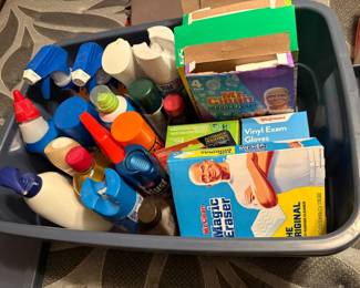 Rubbermaid Tub w Misc Cleaning Supplies