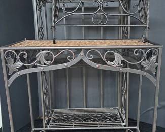 Metal Bakers Rack, Wicker Metal Stand Metal Shelf