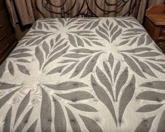 Sealy Queen Mattress w Frame Headboard