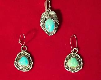 007 Turquoise Necklace with Matching Earrings
