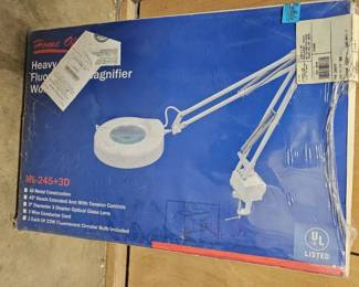 Heavy Duty Fluorescent Light