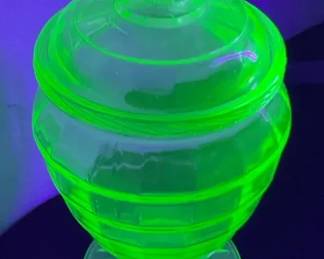 010 Uranium Glass Apothecary Jar