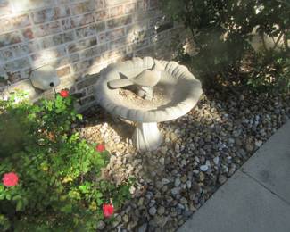 Heavy birdbath 