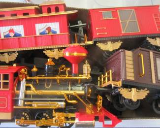 Children Christman train set with tracks, has NOT been tested