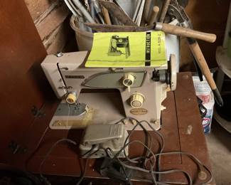 Vintage Neechi Alco Sewing Machine Model A-509-2