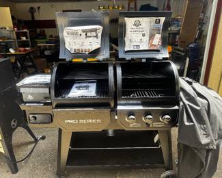Never Used Pit Boss Pro Series Pellet Smoker and Propane Grill with Blue Tooth Control