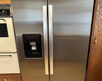 Whirlpool stainless refrigerator. Clean and ice cold. 