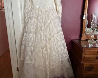 Beautiful wedding gown. Perfect for your Summer wedding. 