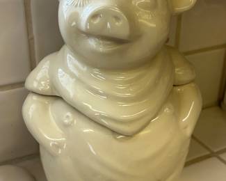 USA Pottery Smiling Pig. 