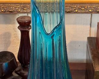 L.E. Smith Swung Vase