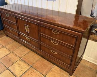 Thomasville Mystique dresser