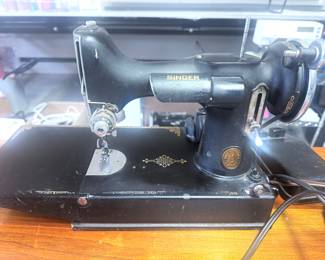 this machine runs really well. The light comes on the belt is strong. The finish is good for the age. We're asking the 375.