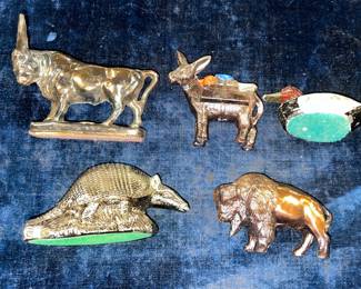 Souvenir metal animals