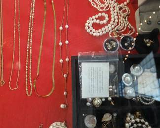 Assorted Gold jewelry 