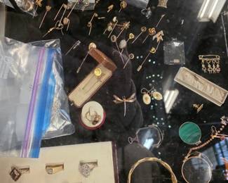 Assorted Gold jewelry 