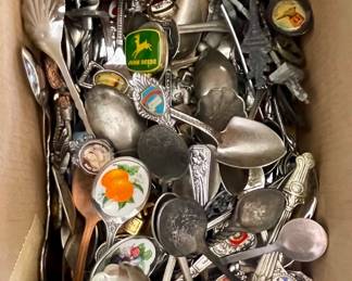 COLLECTIBLE VINTAGE SPOONS
