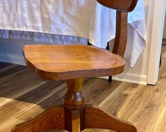OAK ROLLING DESK CHAIR