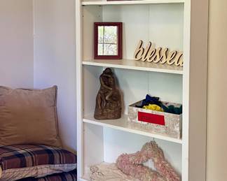 DECORATIVE WHITE SHELF