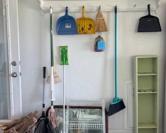 ASH BUCKET, CLEANING SUPPLIES