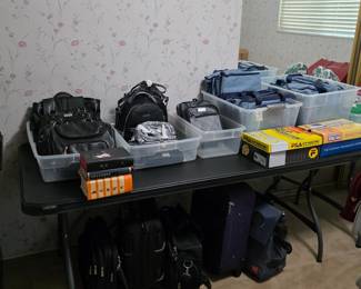 Large quantity of new handbags and bags