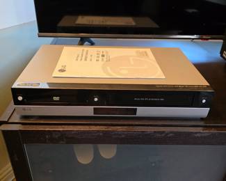 LG DVD Hi-Fi Stereo 4-Head VHS Tape Player