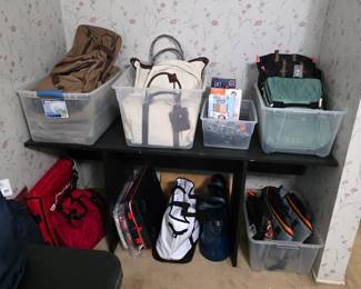 Large quantity of new handbags and bags