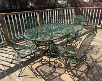 Outdoor Table & Chairs