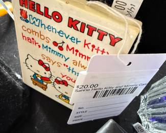 Sanrio Hello Kitty and Mimmy Comb Set 