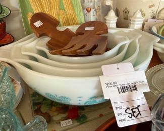 Pyrex Amish Butterprint Nesting Bowls