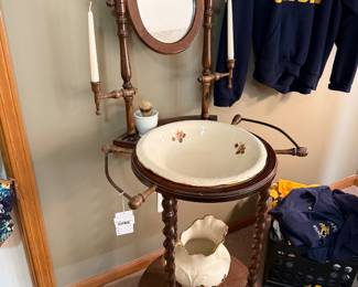Victorian-Style Washstand Set