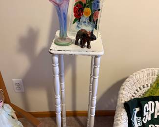 Decorative Vase, White Pedestal Table