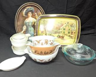 CT475Vintage Pyrex  Trays