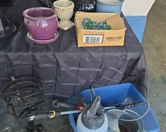 CT481Miscellaneous Gardening Items