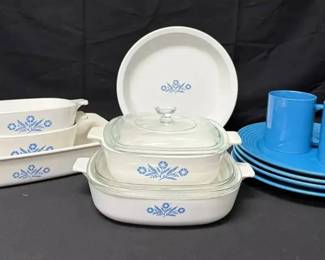 CT493Vintage Corning ware Cornflower  Dishes