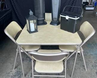 CT417Card table and chairs and more