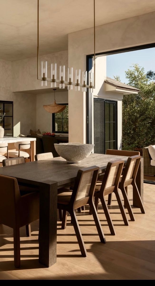 Restoration Hardware 2024