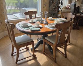 Ethan Allen Dining Table with Hunter Green Base