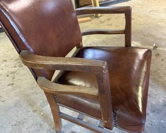 Vintage office chair with solid wood. 
