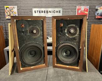 AR3 (1) - Restored (new caps/Lpads), tweeters refreshed by RoyC, sound GREAT!