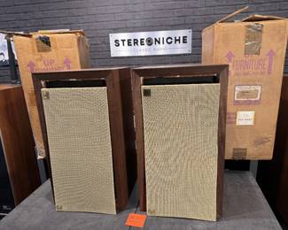 AR3 (1) - Restored (new caps/Lpads), tweeters refreshed by RoyC, sound GREAT!