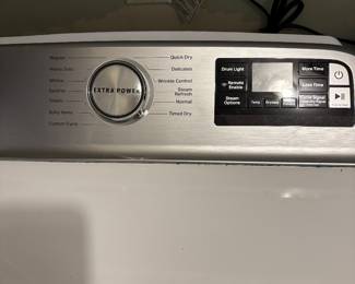 Like new, Maytag washing machine.