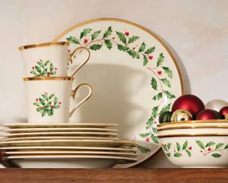 Lenox Holiday Dinnerware Holy & Berry Motif with 22K gold trim. 10 each Mugs, Salad Plates, Dinner Plates & Bowls