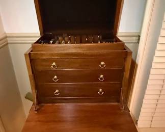 Mahogany Silver Chest Style