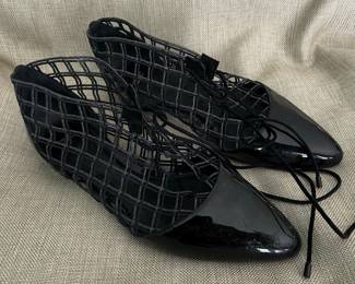 Giorgio Armani Milano Made in Italy Black Patent Leather and Mesh Lace-Up Shoes