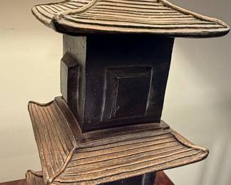 Pagoda Style Table Lamp
