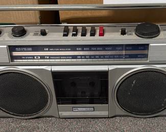 Sanyo SR-2100 Series Boombox