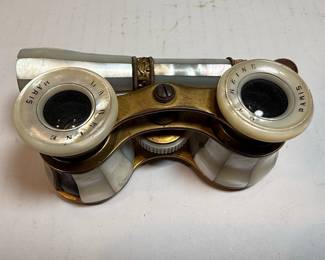 La Reine Paris Opera Glasses with Mother of Pearl Inlay