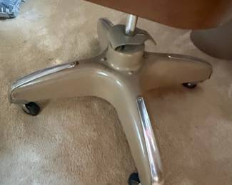 Vintage Industrial Office Chair Style