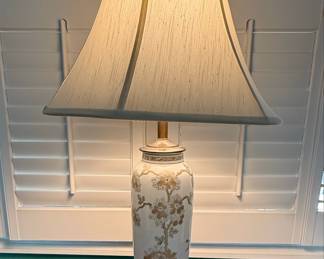 Chinoiserie Style Porcelain Table Lamp