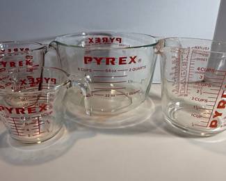 Pyrex Measuring Cup Set